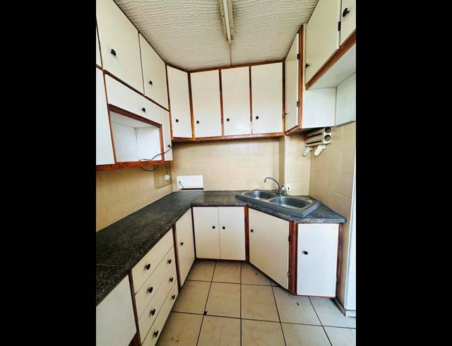 2 BEDROOM APARTMENT FOR SALE IN MONTCLAIR